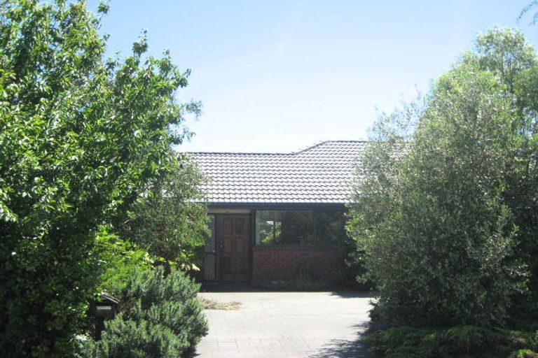 Photo of property in 6 Neathwest Avenue, Broomfield, Christchurch, 8042
