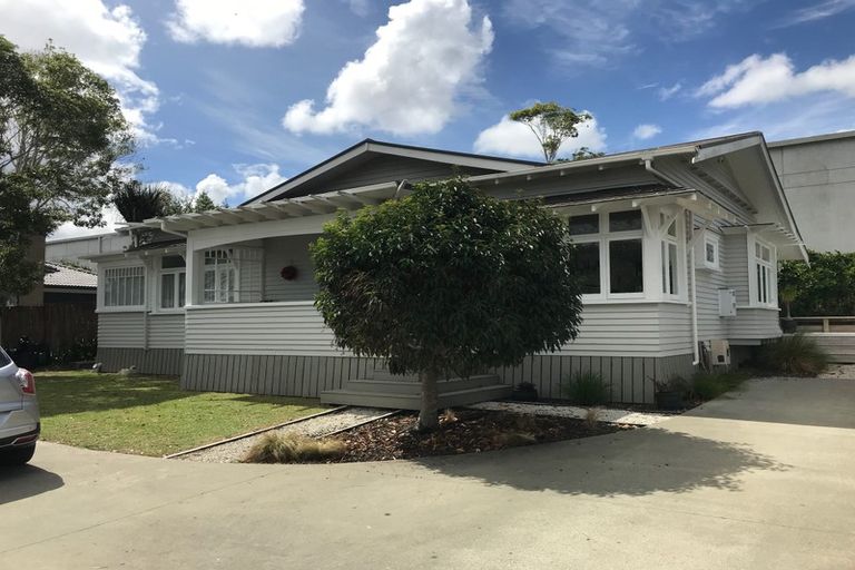 Photo of property in 49a Brandon Road, Glen Eden, Auckland, 0602