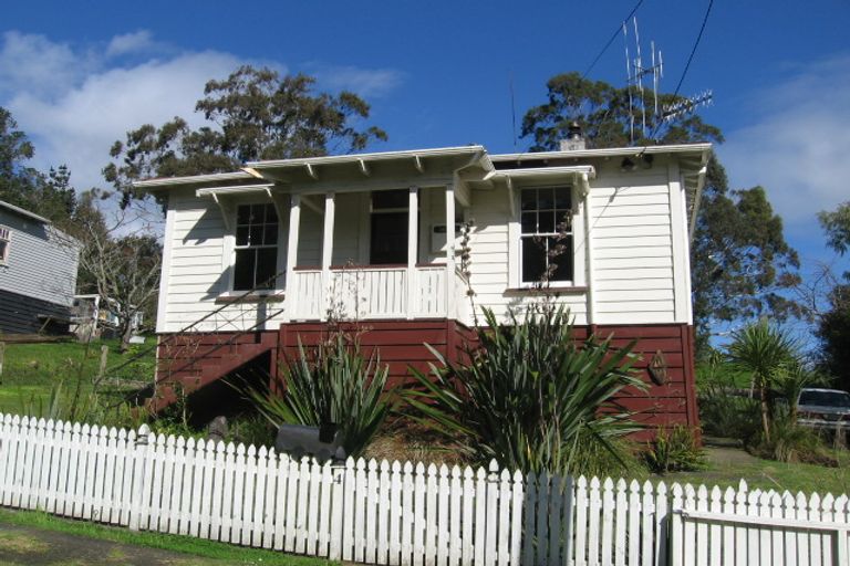 Photo of property in 2 Railway Terrace, Morningside, Whangarei, 0110