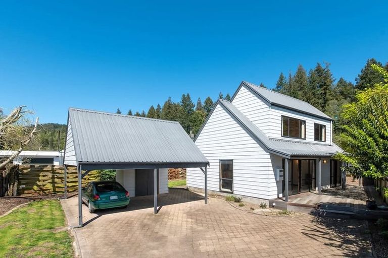 Photo of property in 5b Moana Terrace, Lynmore, Rotorua, 3010