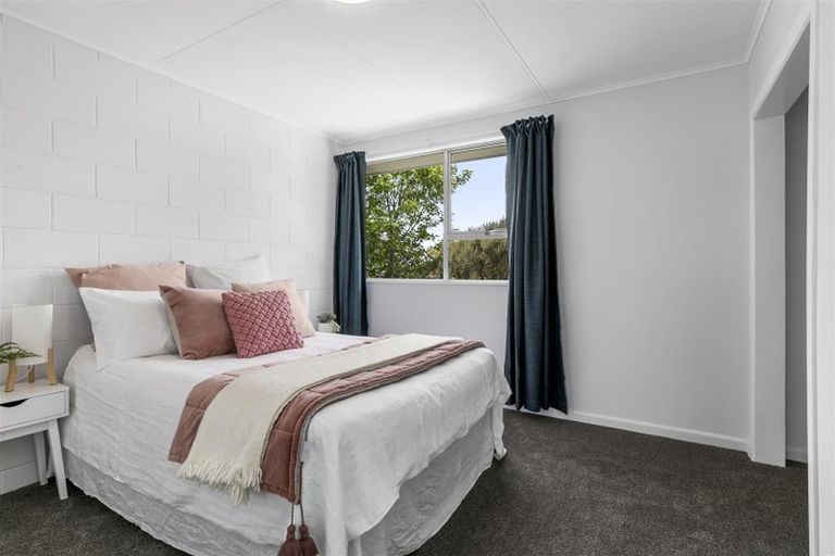 Photo of property in 2/100 Martin Street, Wallaceville, Upper Hutt, 5018