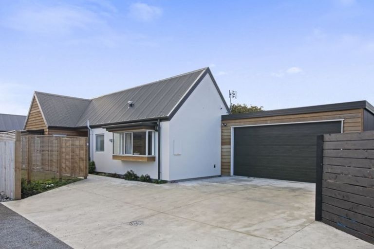 Photo of property in 13 Plynlimon Road, Fendalton, Christchurch, 8052