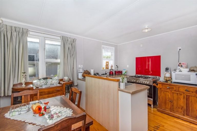 Photo of property in 8 Hayman Place, Beach Haven, Auckland, 0626
