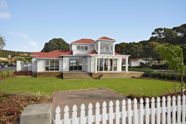 Photo of property in 1 Kings Road, Paihia, 0200
