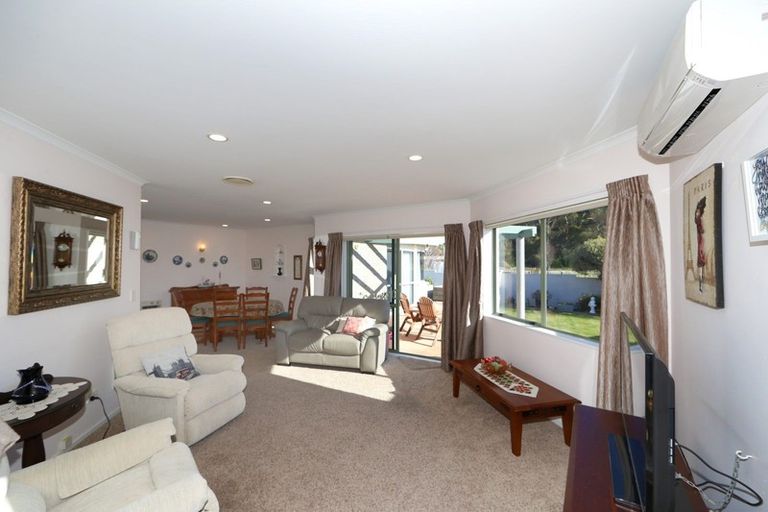 Photo of property in 6a Dules Walk, Taradale, Napier, 4112