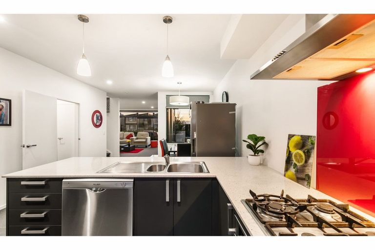 Photo of property in 53 Battalion Drive, Papakura, 2110