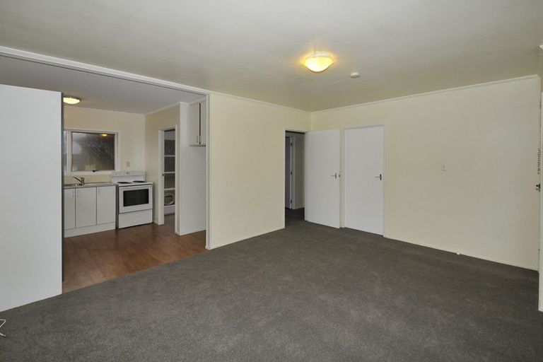 Photo of property in 2/98 Carlisle Road, Browns Bay, Auckland, 0632