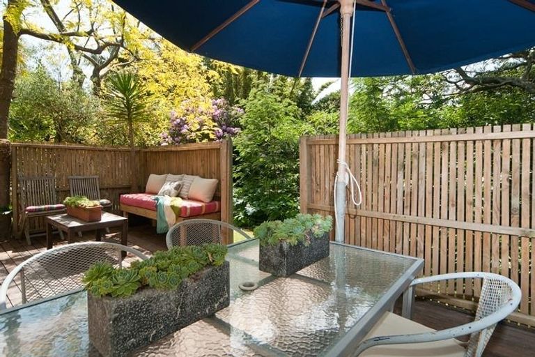 Photo of property in 3/73 Princes Street, Northcote Point, Auckland, 0627