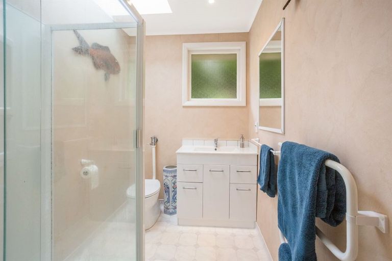 Photo of property in 3 Glentui Grove, Khandallah, Wellington, 6035