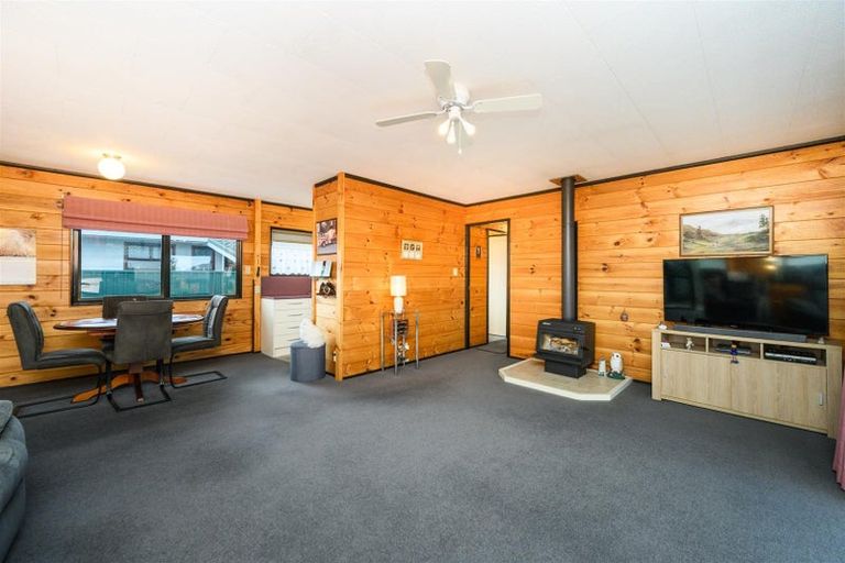 Photo of property in 1 Oldfield Place, Bulls, 4818