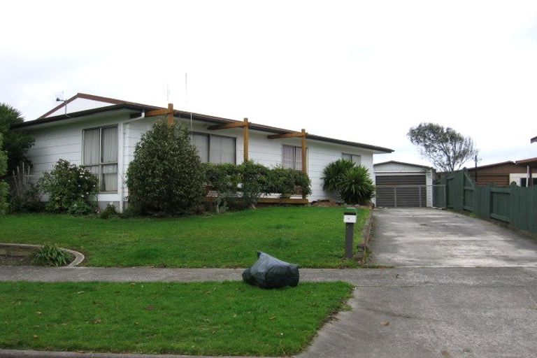 Photo of property in 12 Cumberland Place, Kelvin Grove, Palmerston North, 4414
