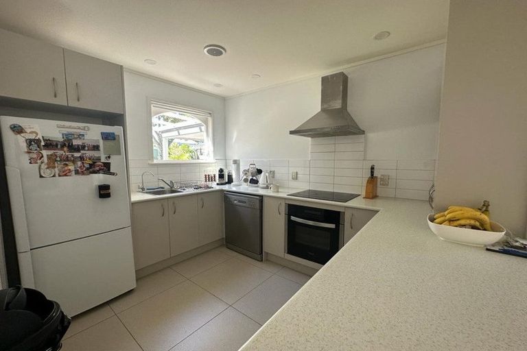 Photo of property in 28 Matuhi Rise, Henderson, Auckland, 0612