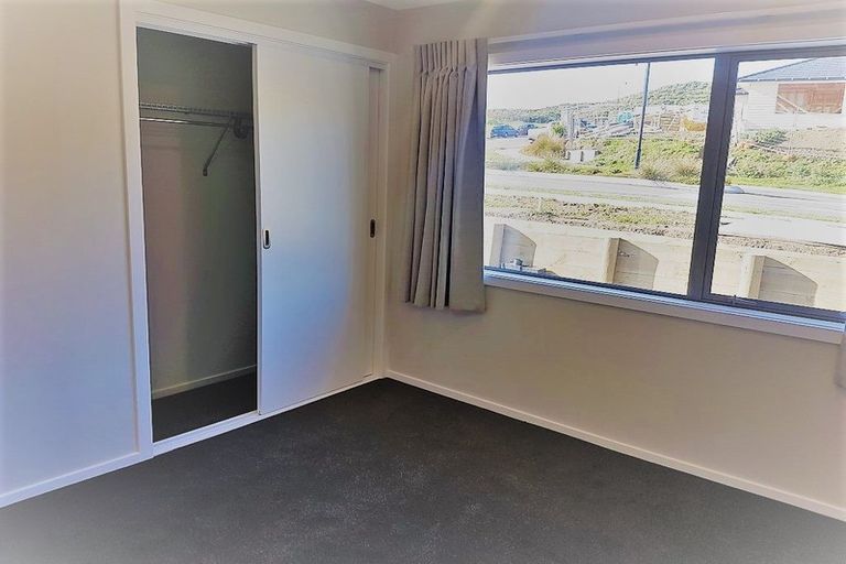 Photo of property in 2 Waitaria Terrace, Aotea, Porirua, 5024