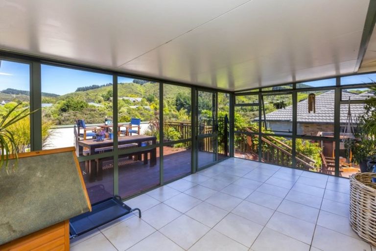 Photo of property in 8 Ronald Scott Grove, Riverstone Terraces, Upper Hutt, 5018