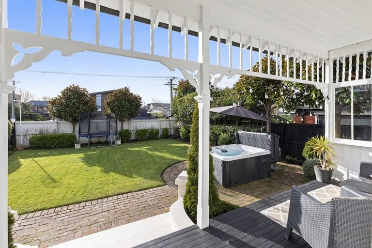 Photo of property in 32 Taylors Avenue, Bryndwr, Christchurch, 8052