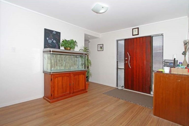Photo of property in 29 Kelman Road, Kelston, Auckland, 0602