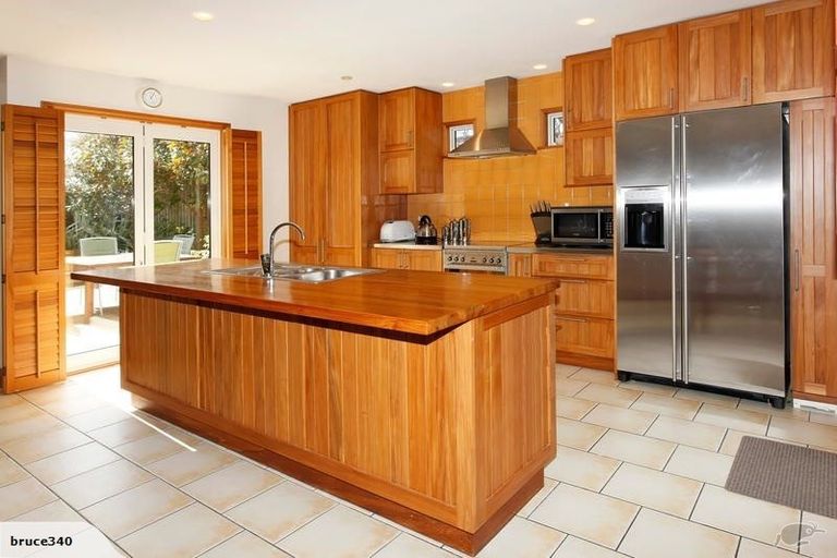 Photo of property in 32 Wai-iti Terrace, Burnside, Christchurch, 8052