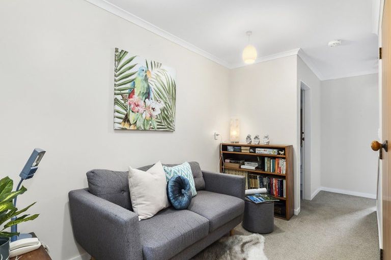 Photo of property in 22 John Witton Drive, Crofton Downs, Wellington, 6035