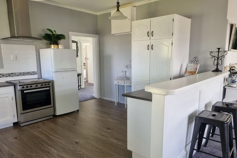 Photo of property in 43 York Street, Levin, 5510