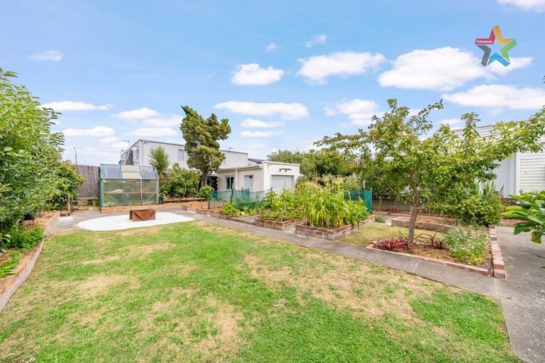 Photo of property in 9 East Street, Petone, Lower Hutt, 5012