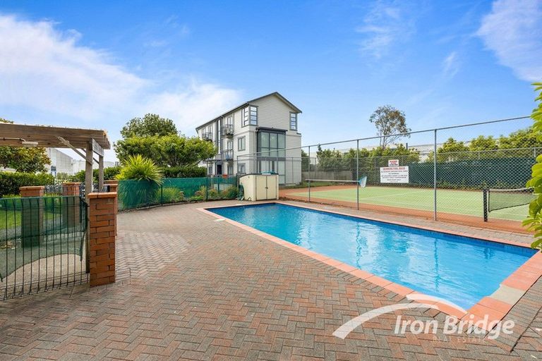Photo of property in 4m/10 Crown Lynn Place, New Lynn, Auckland, 0600