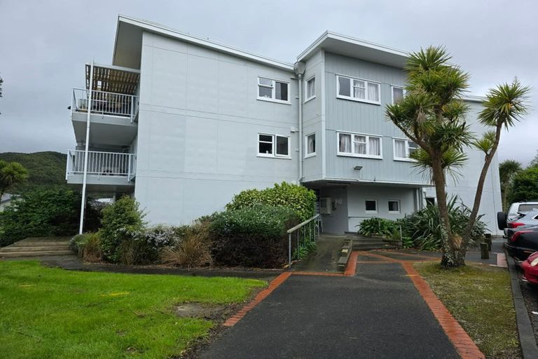Photo of property in 95 Farmer Crescent, Taita, Lower Hutt, 5011