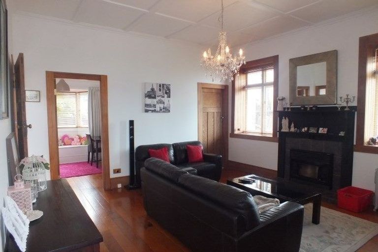 Photo of property in 34 Onewa Road, Northcote Point, Auckland, 0627