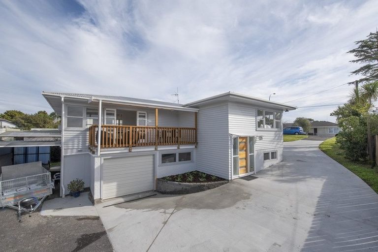 Photo of property in 1/57 Coronation Road, Hillcrest, Auckland, 0627