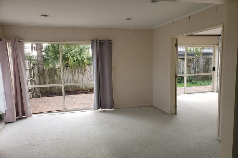 Photo of property in 1/1 Emma Court, Northpark, Auckland, 2013