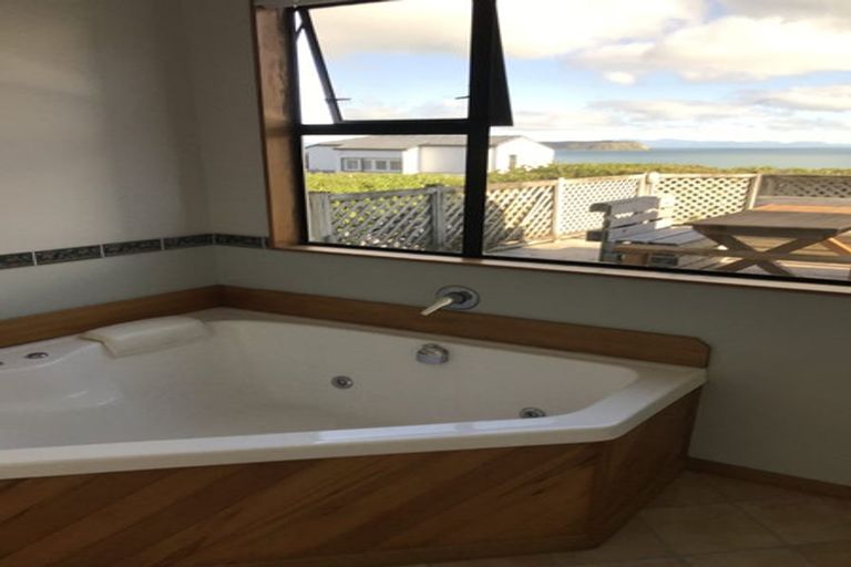Photo of property in 118 Motuhara Road, Plimmerton, Porirua, 5026