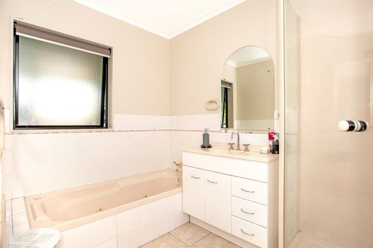 Photo of property in 8 Coulston Place, Riverdale, Gisborne, 4010