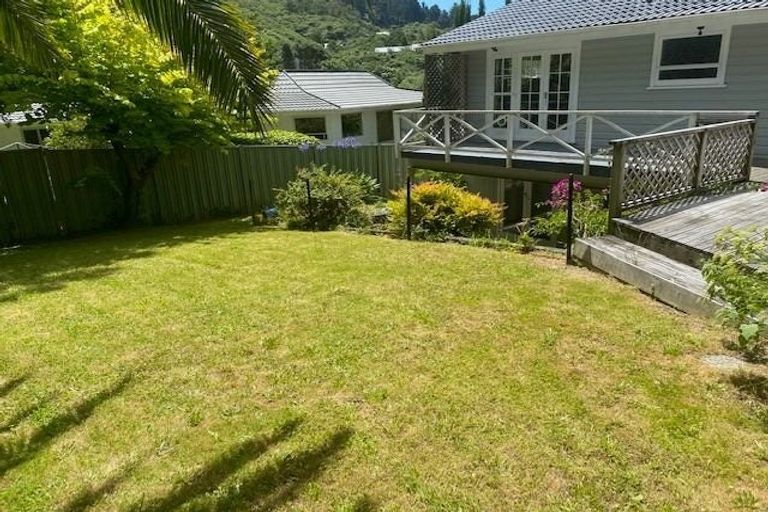 Photo of property in 34 Westhaven Drive, Tawa, Wellington, 5028