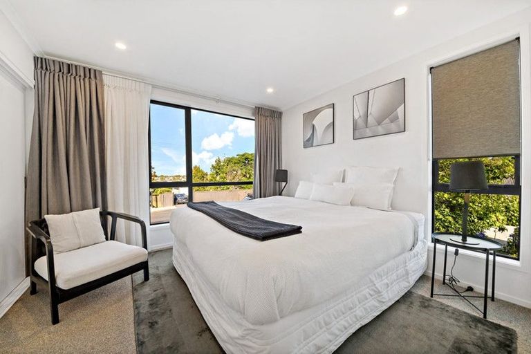 Photo of property in 8 Patariki Way, Beach Haven, Auckland, 0626