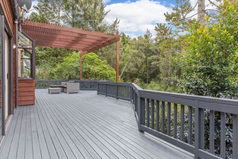 Photo of property in 16 Homewood Place, Chatswood, Auckland, 0626