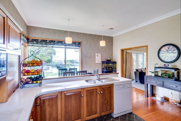 Photo of property in 755 Main North Road, Bay View, Napier, 4182