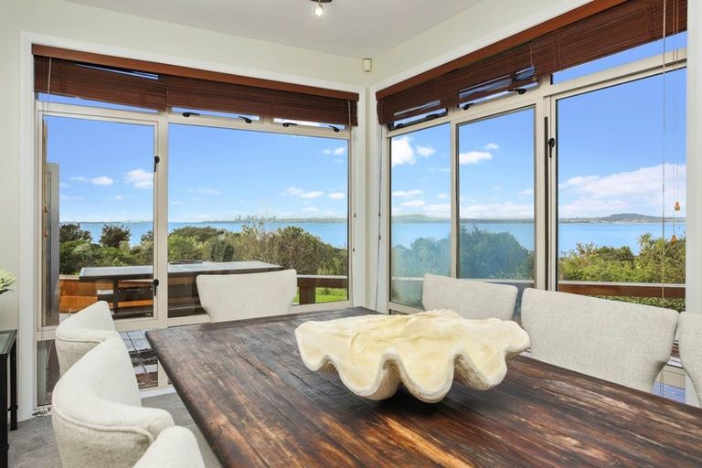 Photo of property in 51 Harbour View Road, Te Atatu Peninsula, Auckland, 0610