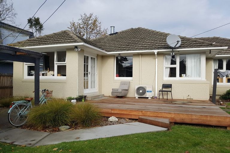 Photo of property in 1/11 Mclellan Place, Ilam, Christchurch, 8041