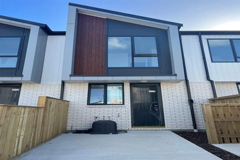 Photo of property in 26 Waipuhinui Way, Wiri, Auckland, 2104