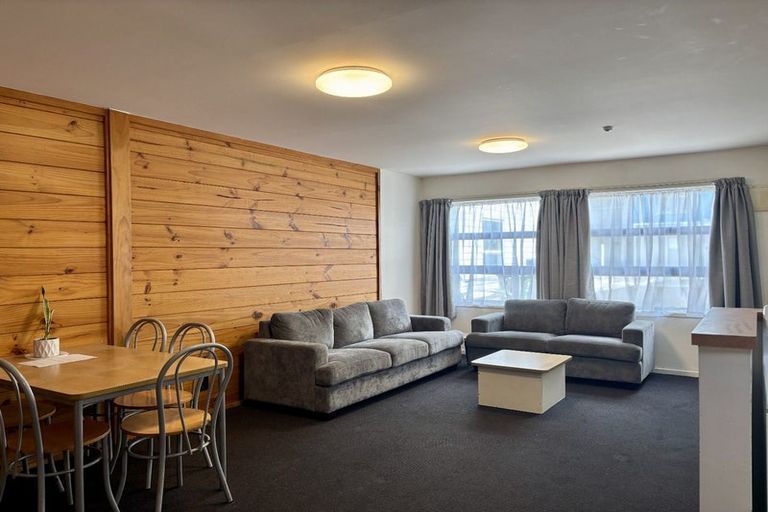 Photo of property in Drummond Street Flats, 2/19 Drummond Street, Mount Cook, Wellington, 6021