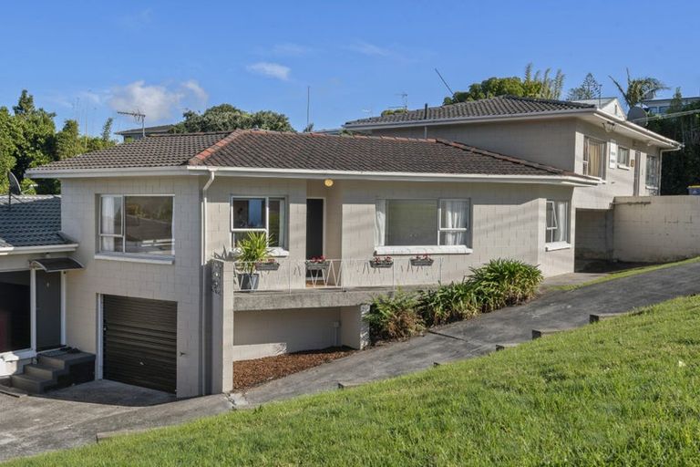 Photo of property in 1/92 Lake Road, Northcote, Auckland, 0627