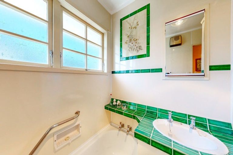 Photo of property in 2 Keepa Avenue, Paeroa, 3600