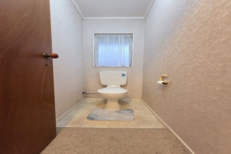 Photo of property in 1/10 Clevedon Road, Papakura, 2110