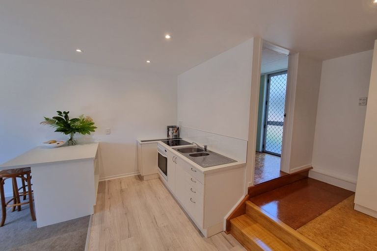 Photo of property in 5 Felicity Place, Unsworth Heights, Auckland, 0632