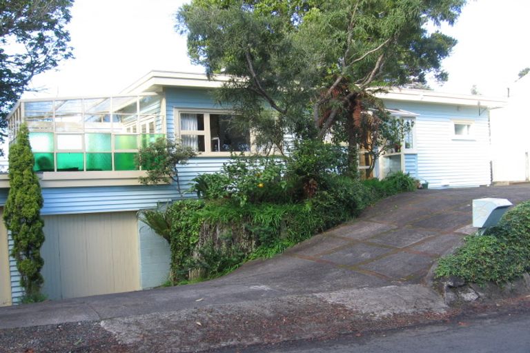 Photo of property in 56 Kauri Point Road, Laingholm, Auckland, 0604