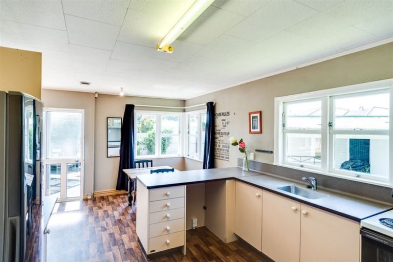 Photo of property in 12 Waterworth Avenue, Onekawa, Napier, 4110