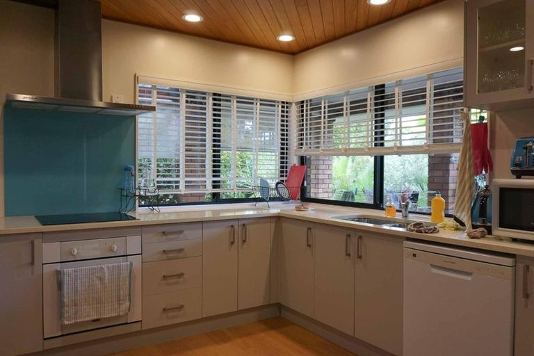 Photo of property in 1b Wheturangi Road, Greenlane, Auckland, 1061