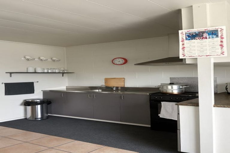 Photo of property in 37 Matuhi Rise, Henderson, Auckland, 0612