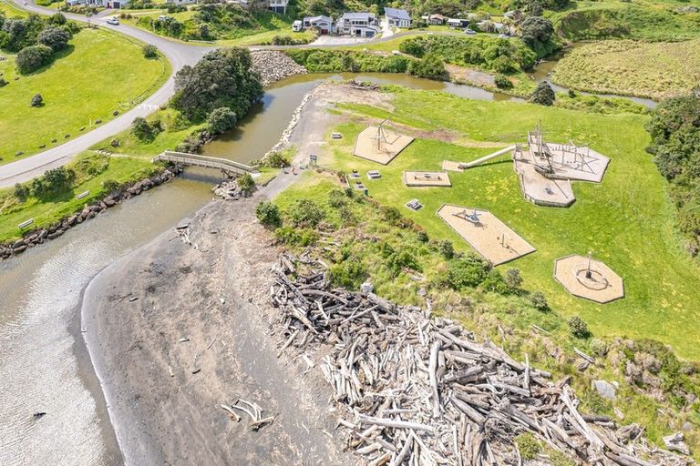 Photo of property in 9 Mowhanau Drive, Kai Iwi, Wanganui, 4574