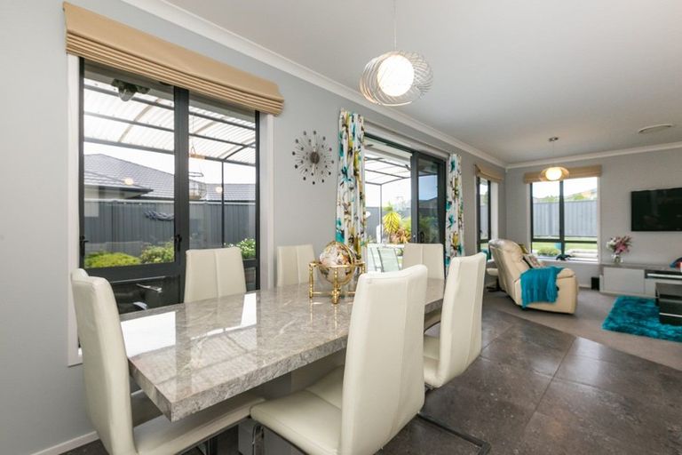 Photo of property in 6 Karoola Place, Havelock North, 4130