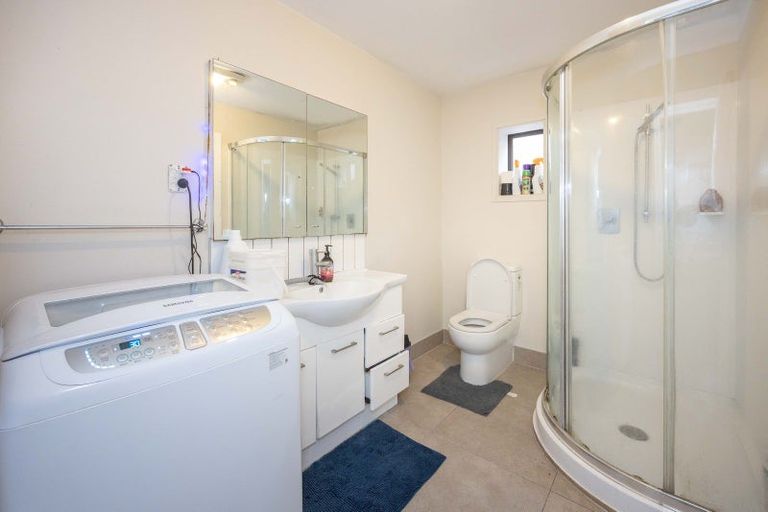 Photo of property in 2 Chelsea View Drive, Chatswood, Auckland, 0626